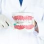 cara membersihkan gigi yang benar - menghindari karies, gigi sensitif, dan masalah gigi lainnya