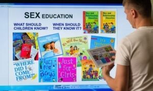 pendidikan seks di sekolah - mengajarkan remaja untuk bertanggung jawab dalam urusan seksual